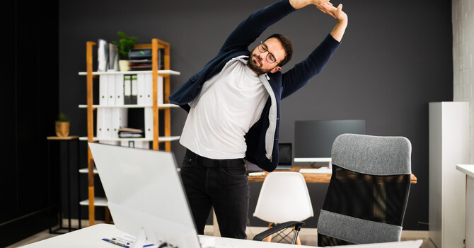 Soulagement de la tension : Comment la massothérapie peut bénéficier aux travailleurs de bureau